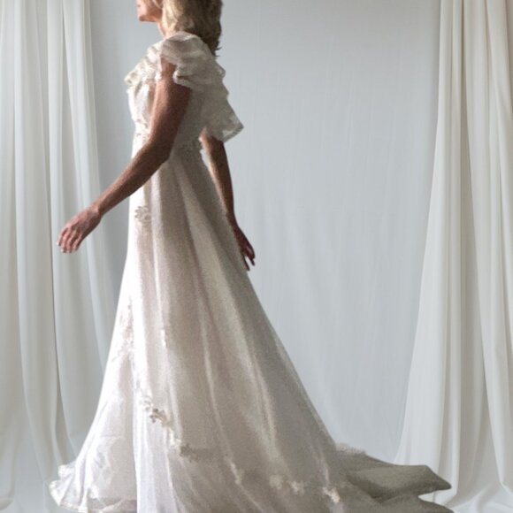 Vintage Wedding Dress - Picture 2 of 15